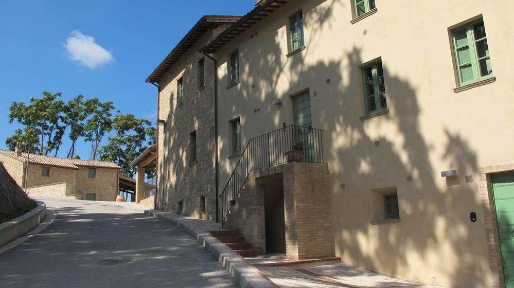 Hotel Borgo Di Gallano Valtopina Exterior foto